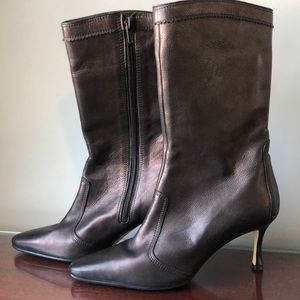 Gorgeous Manolo Blahnick leather metallic boots